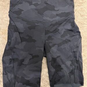 Lululemon camo base pace high ride shorts 8"